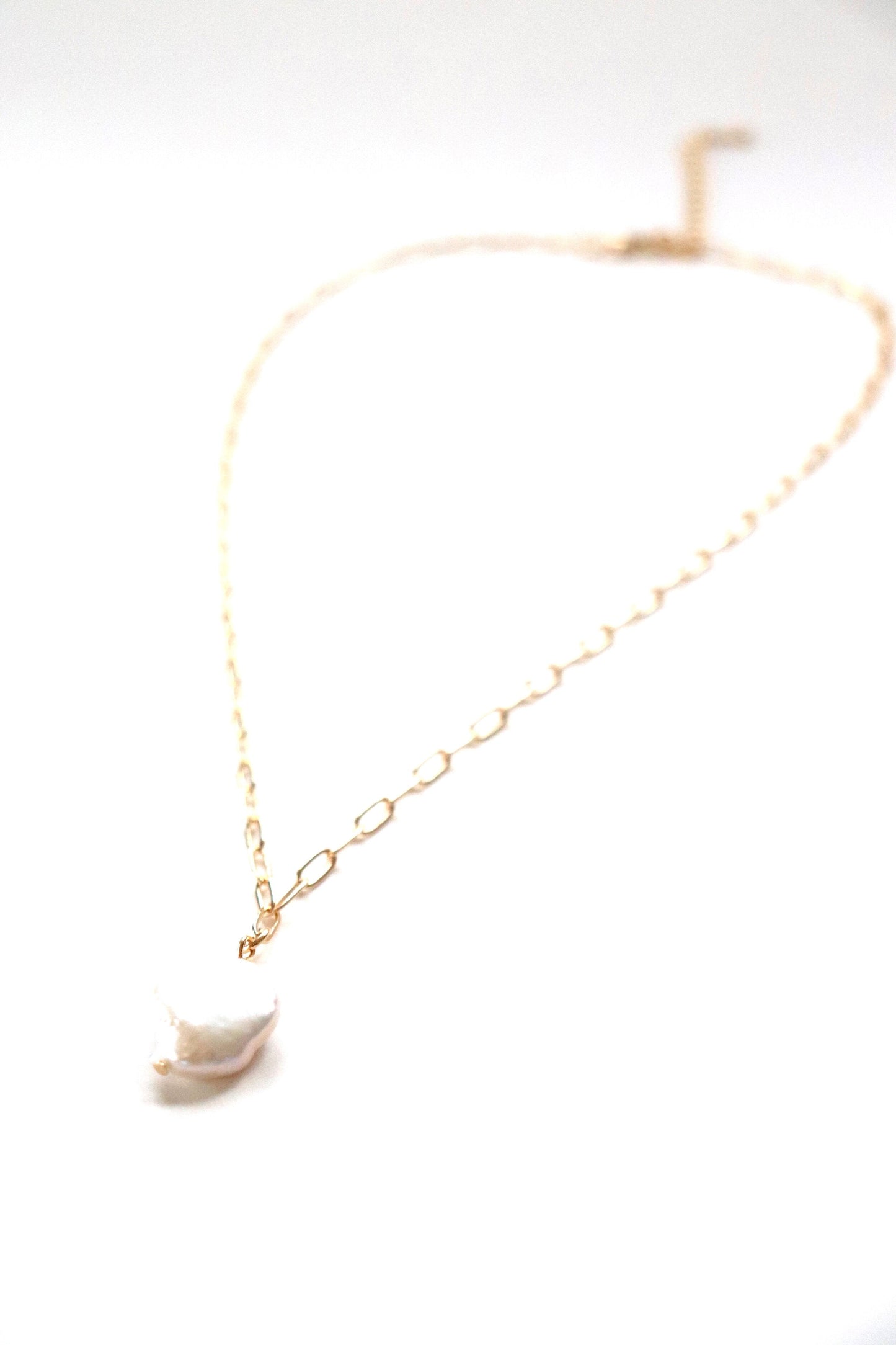 Gold Chain Necklace With a Pearl - Waterproof