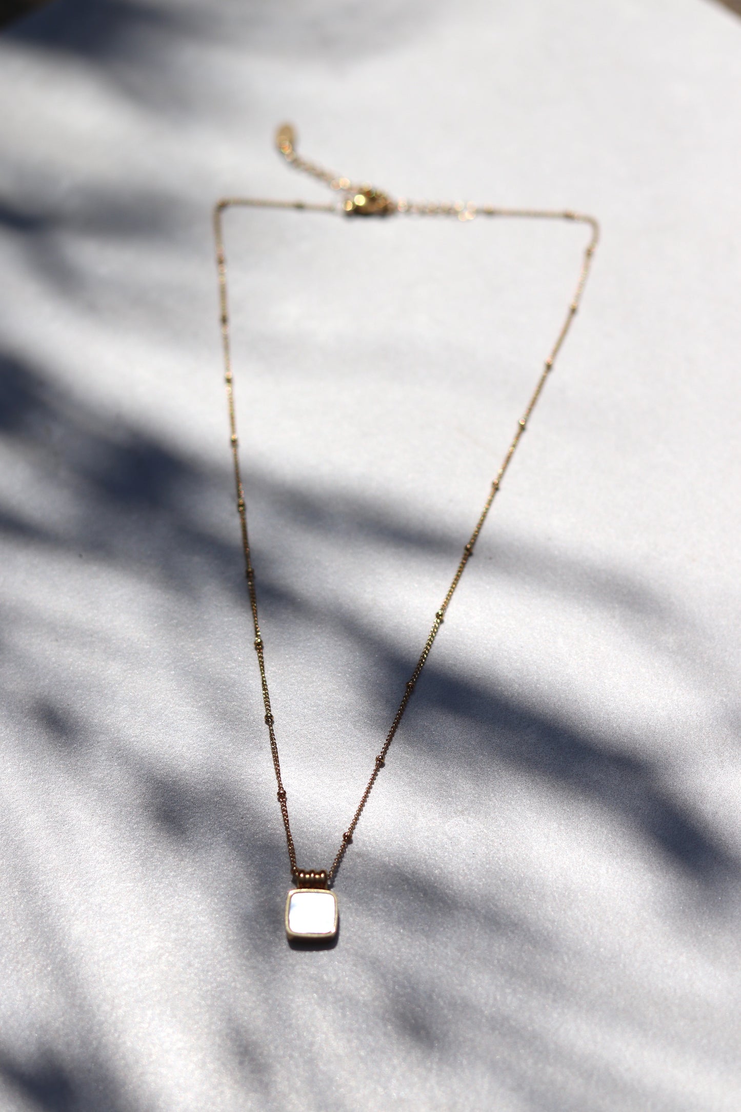 Dee Necklace White