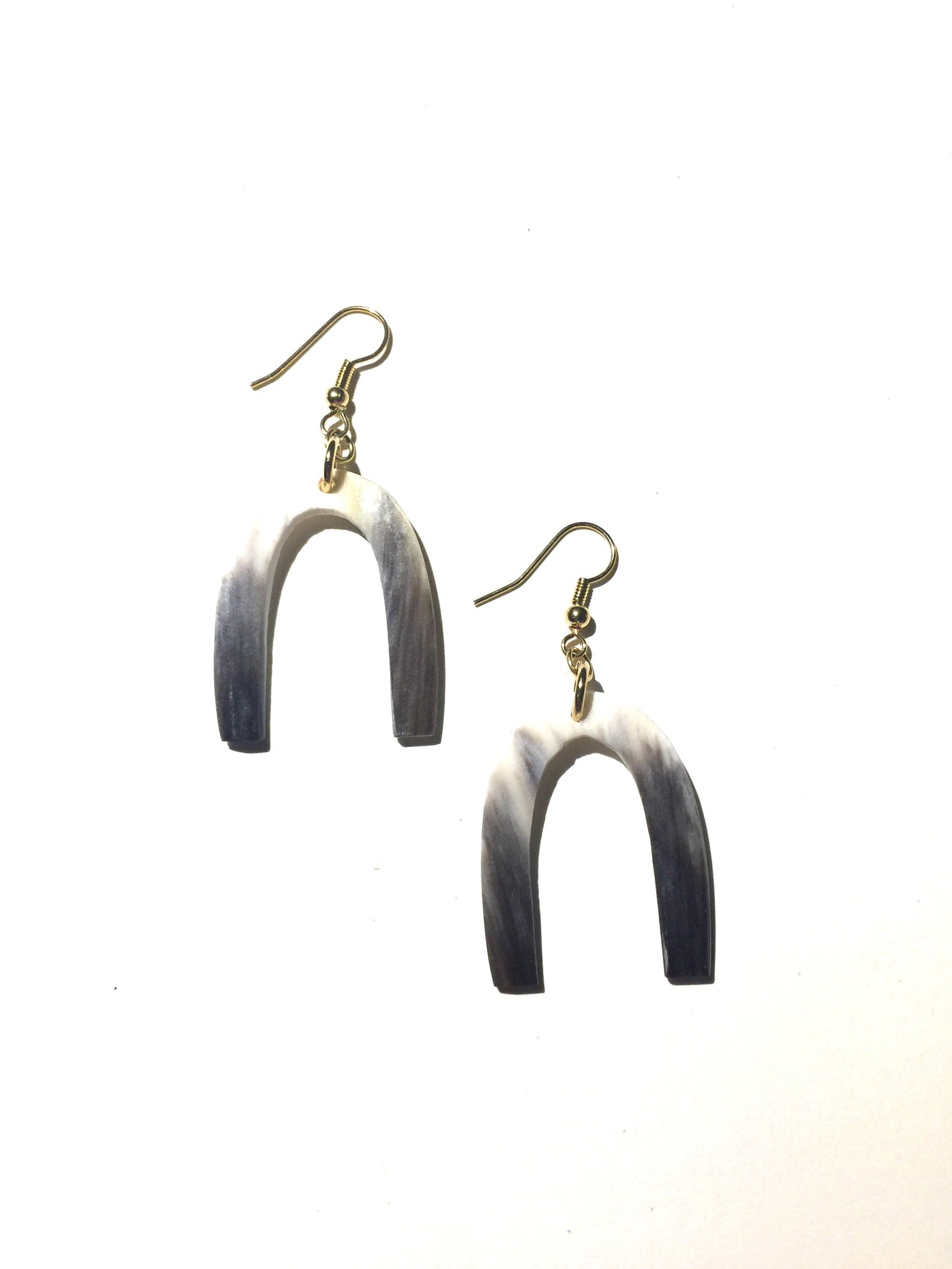 Arcadins Earrings (Horn)