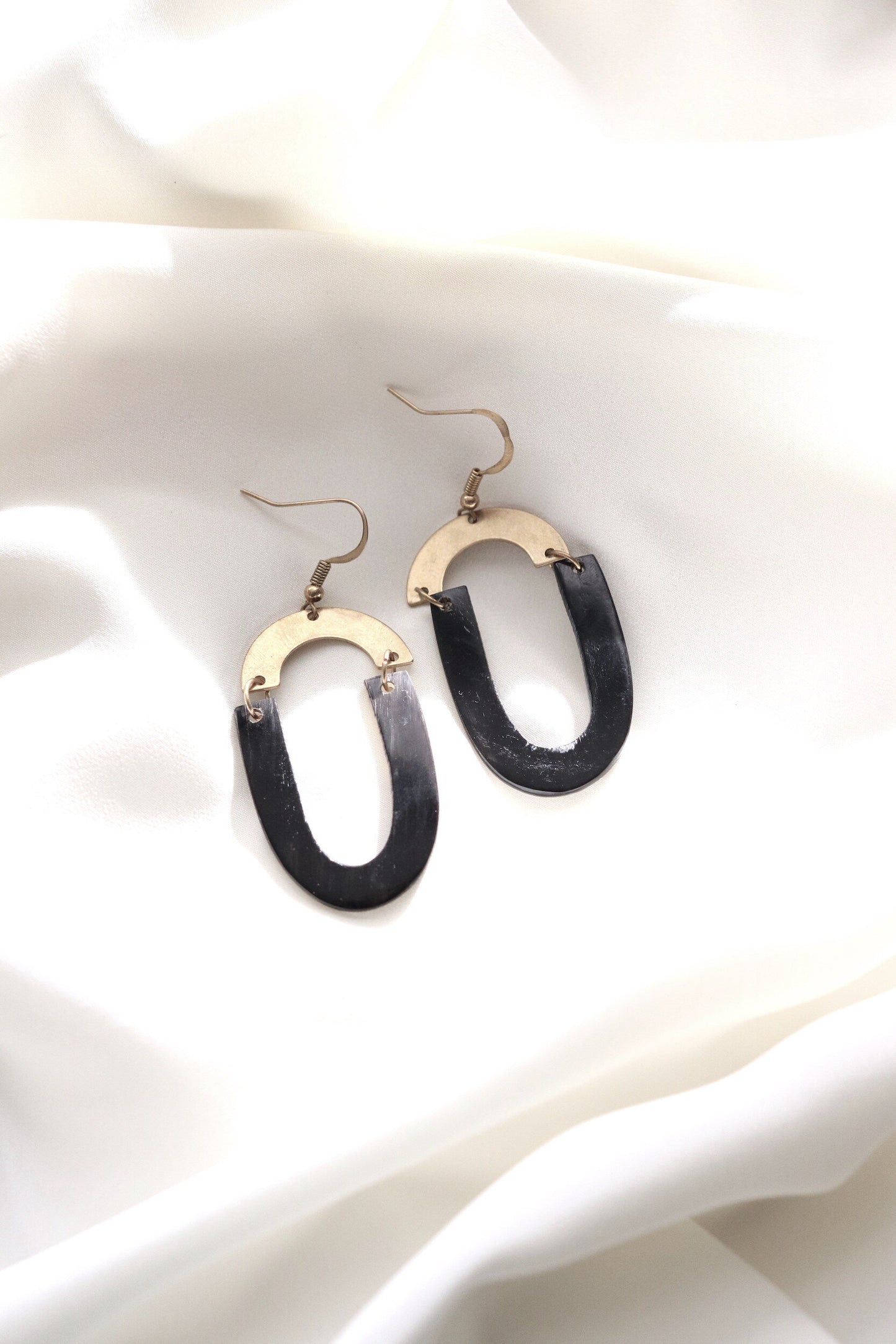 Hailey Earrings (Horn)